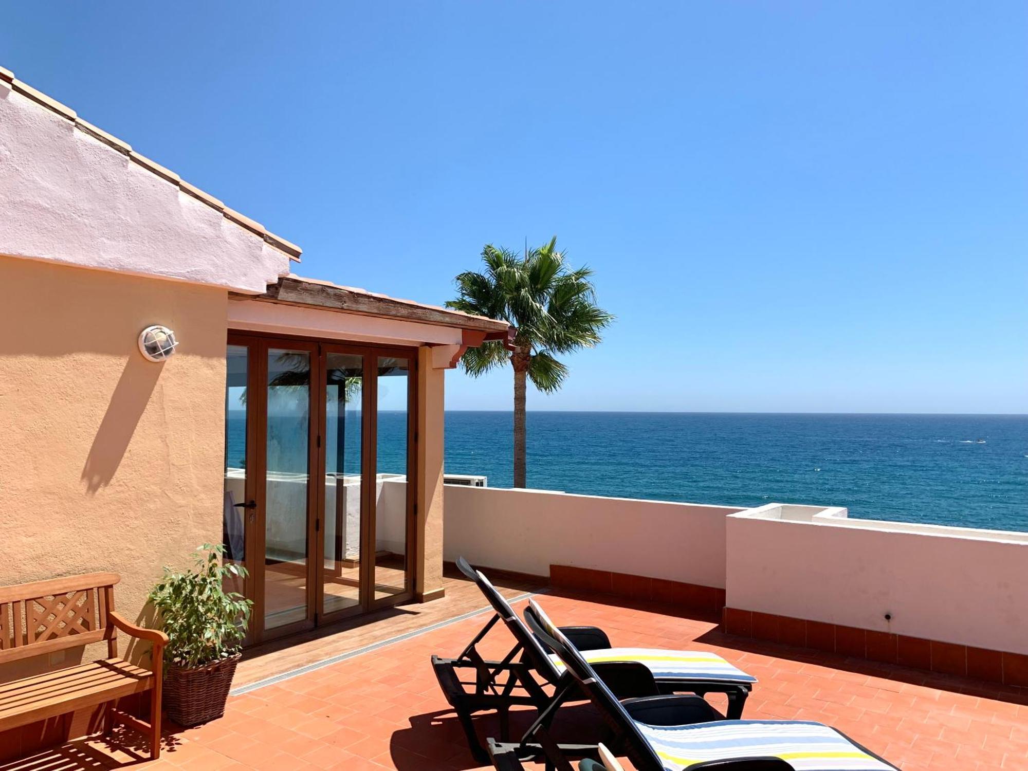 Penthouse On The Beachfront Estepona Buitenkant foto